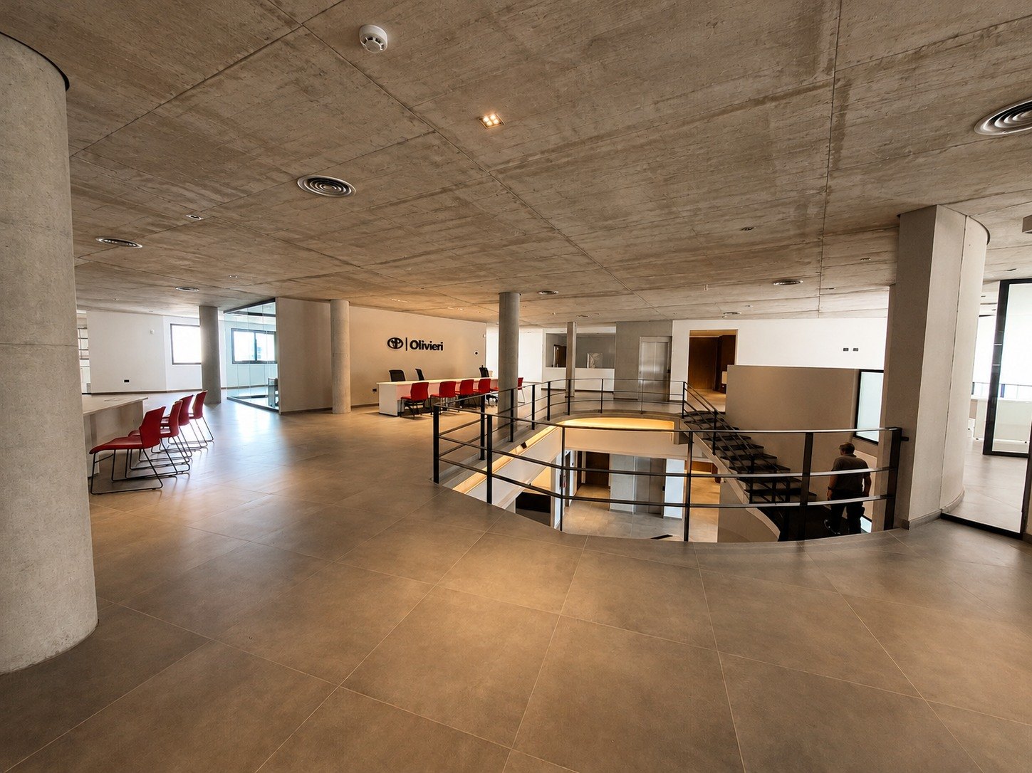 Toyota Olivieri · Oficinas corporativas y obra · 7