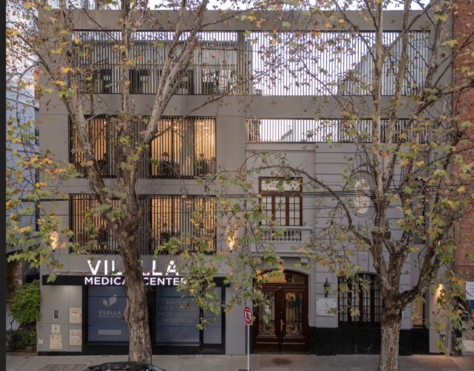 Centro Médico Vilela · Renovación de fachada · 2