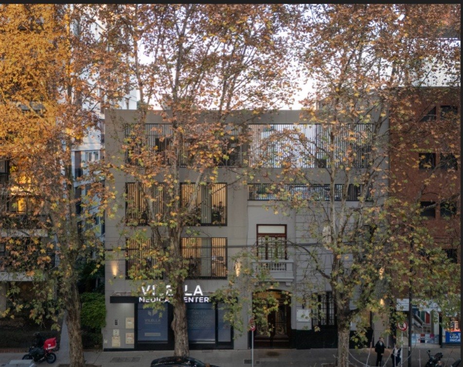 Centro Médico Vilela · Renovación de fachada · 3